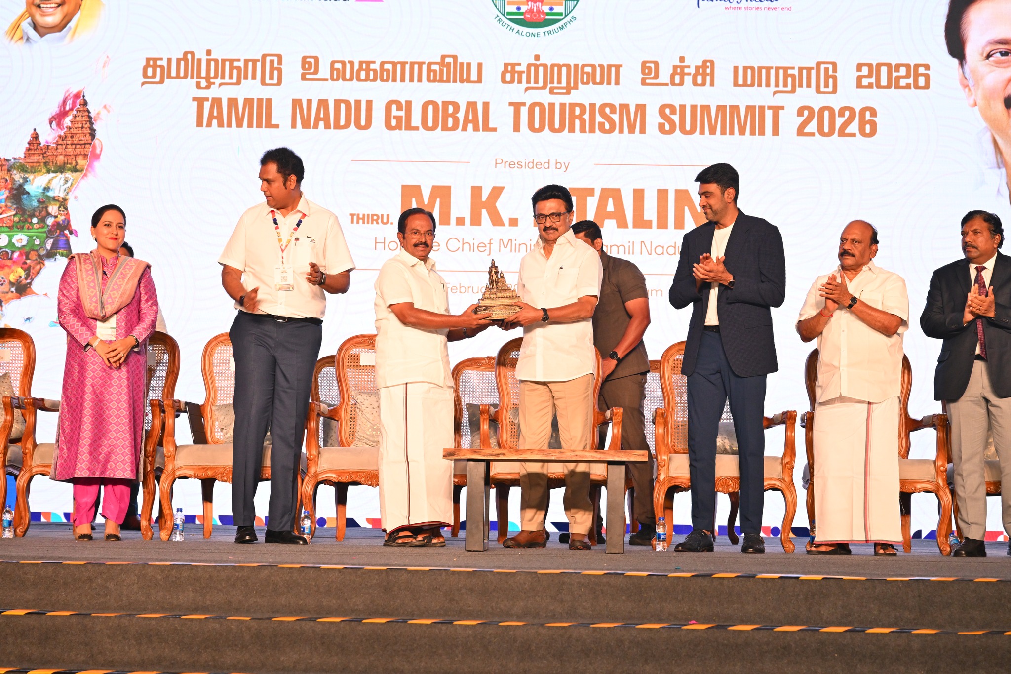 Memoranda of understanding signed at the summit
